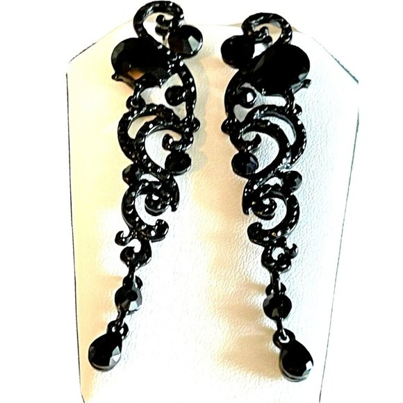 Black Dangle Earrings Gothic Halloween Earrings Dangly Teardrop Long Earrings - Picture 1 of 7